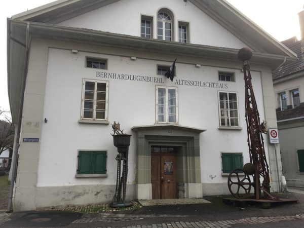 Krimi-Trail Burgdorf: Verkohlte Luginbühl-Skulpturen